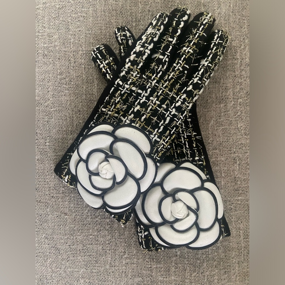 Anna Irion Gloves